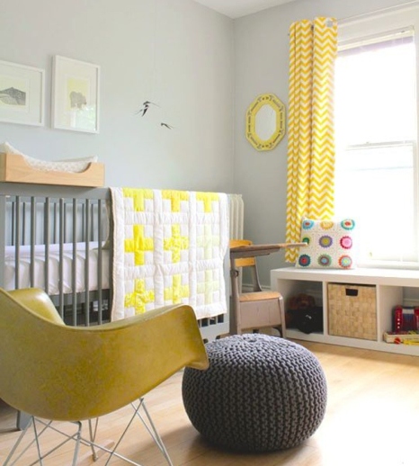 Habitación amarilla bebé